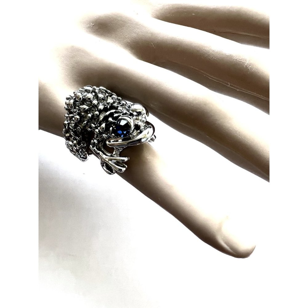 Silver Color FROG RING Size 6 with Blue Sapphire Imitation Stones